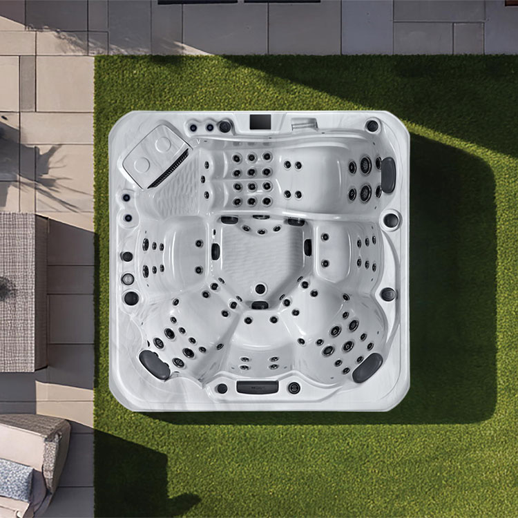 Image of Infinity hot tub